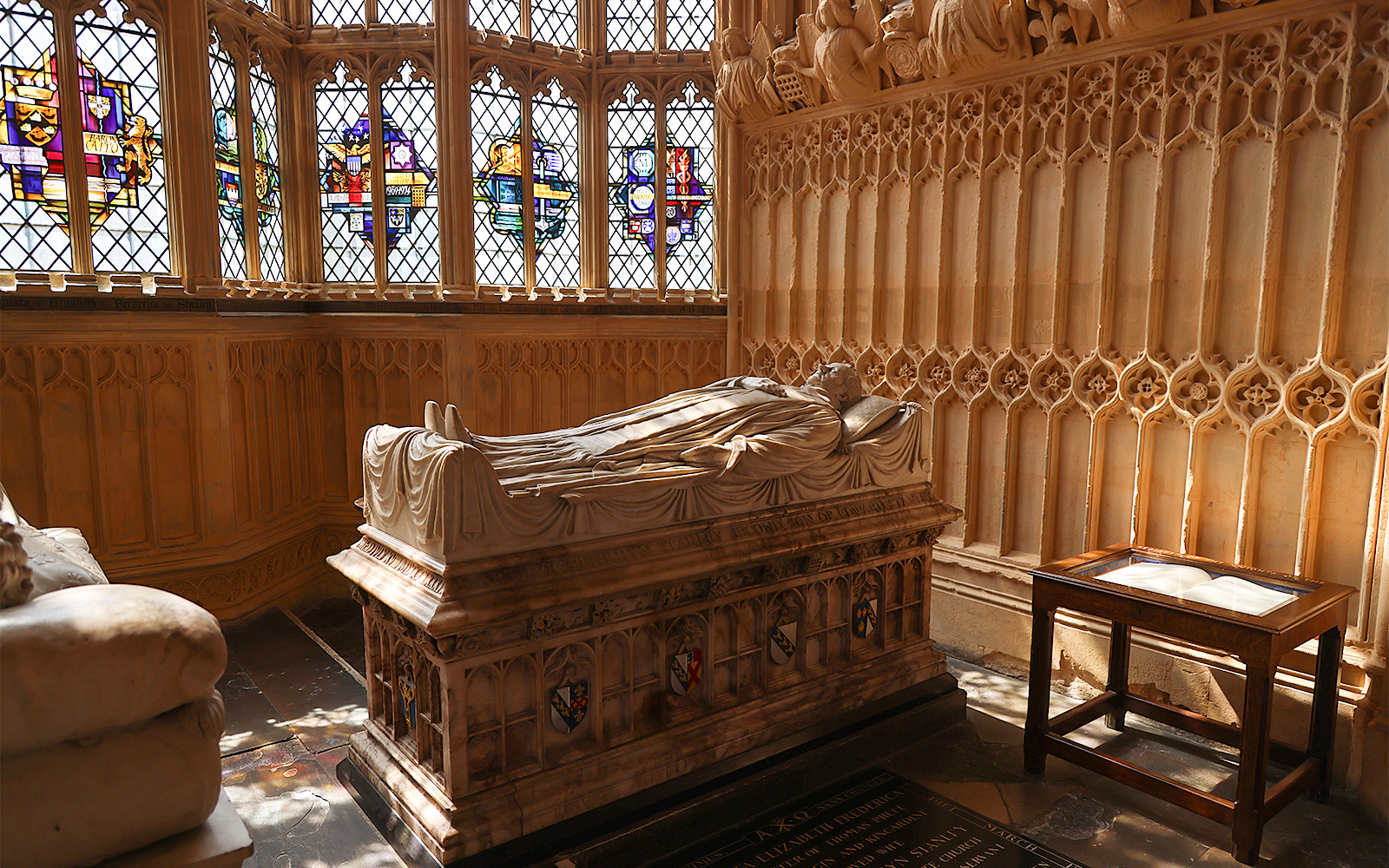 Who is Buried at Westminster Abbey? | Famous People of the Past